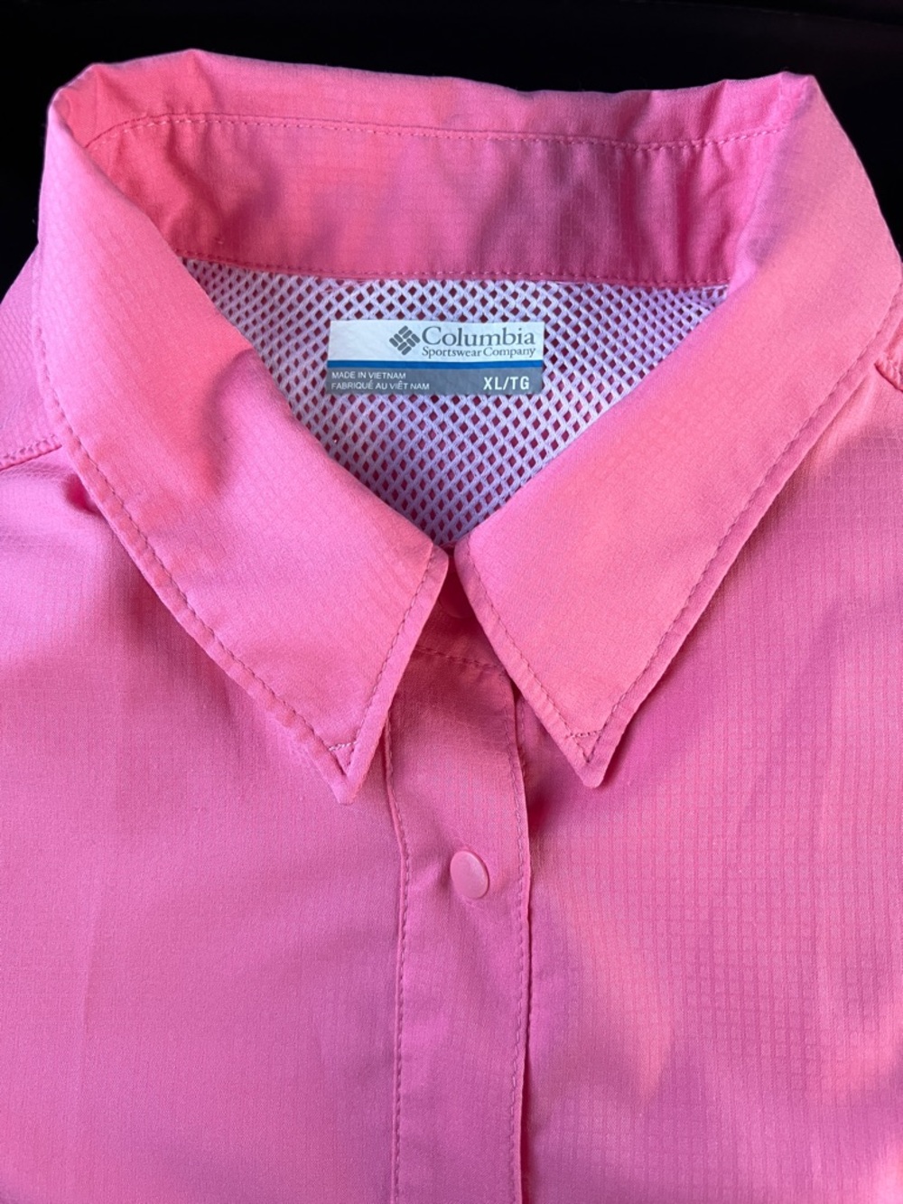 Women’s Columbia Bright Pink Fishing Snap-Front Performance Shirt